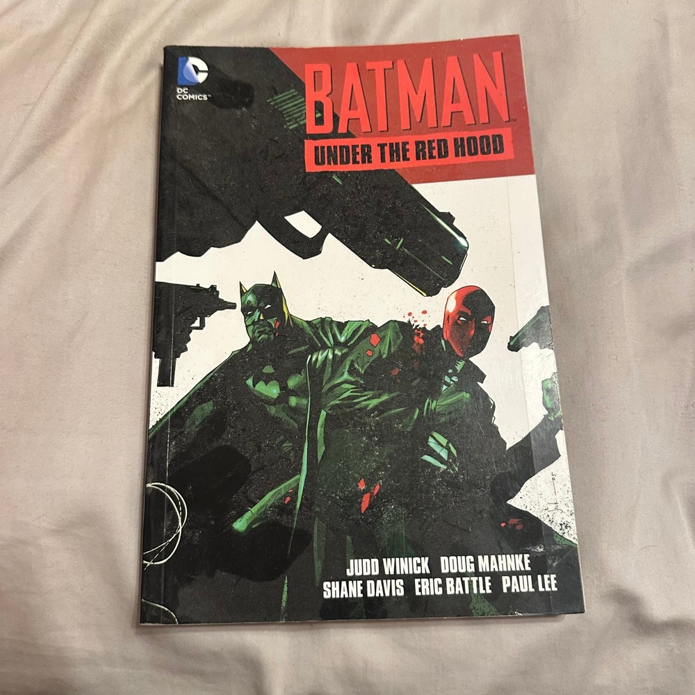 DC Comics Batman Under the Red Hood Graphic Novel Judd Winick Doug Mahnke TPB